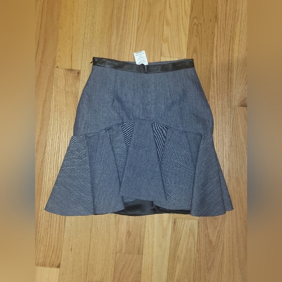 3. NWT GAETANO NAVARRA FIT & FLARE PLEATED SKIRT SIZE IT 38 (XS) - Picture 5 of 5